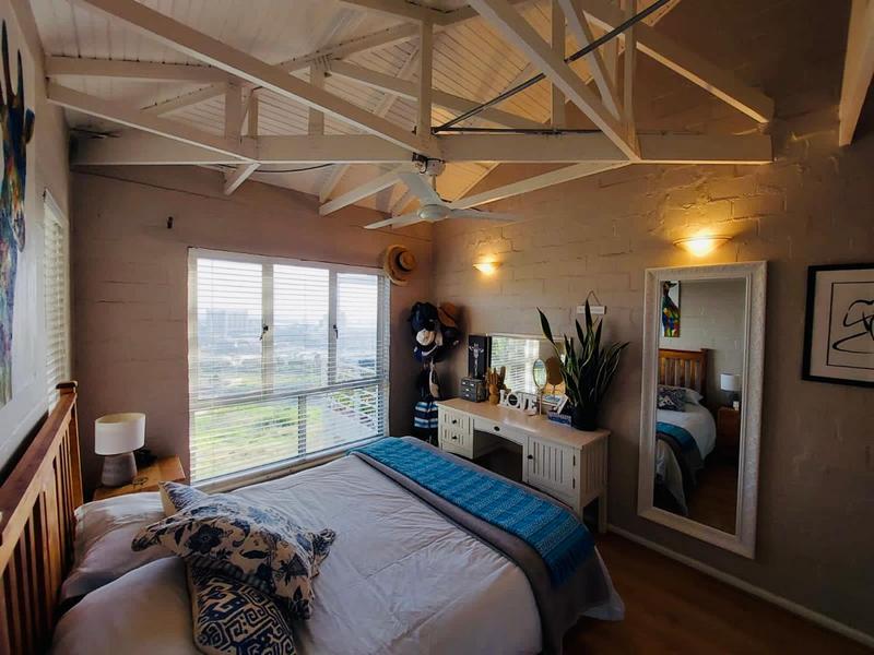 2 Bedroom Property for Sale in Vredehoek Western Cape